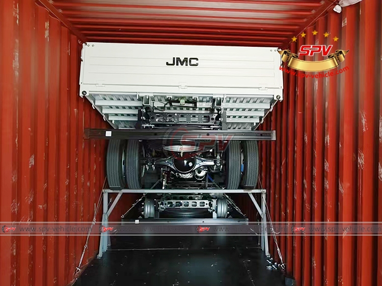 2 Unis of JMC Cargo Truck Loaded Into 1*40 HQ